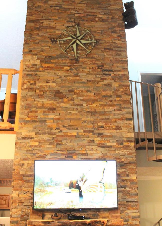 Spacious Downtown Condo Walking Distance To Downtown Gatlinburg Sleeps 6 Guests エクステリア 写真