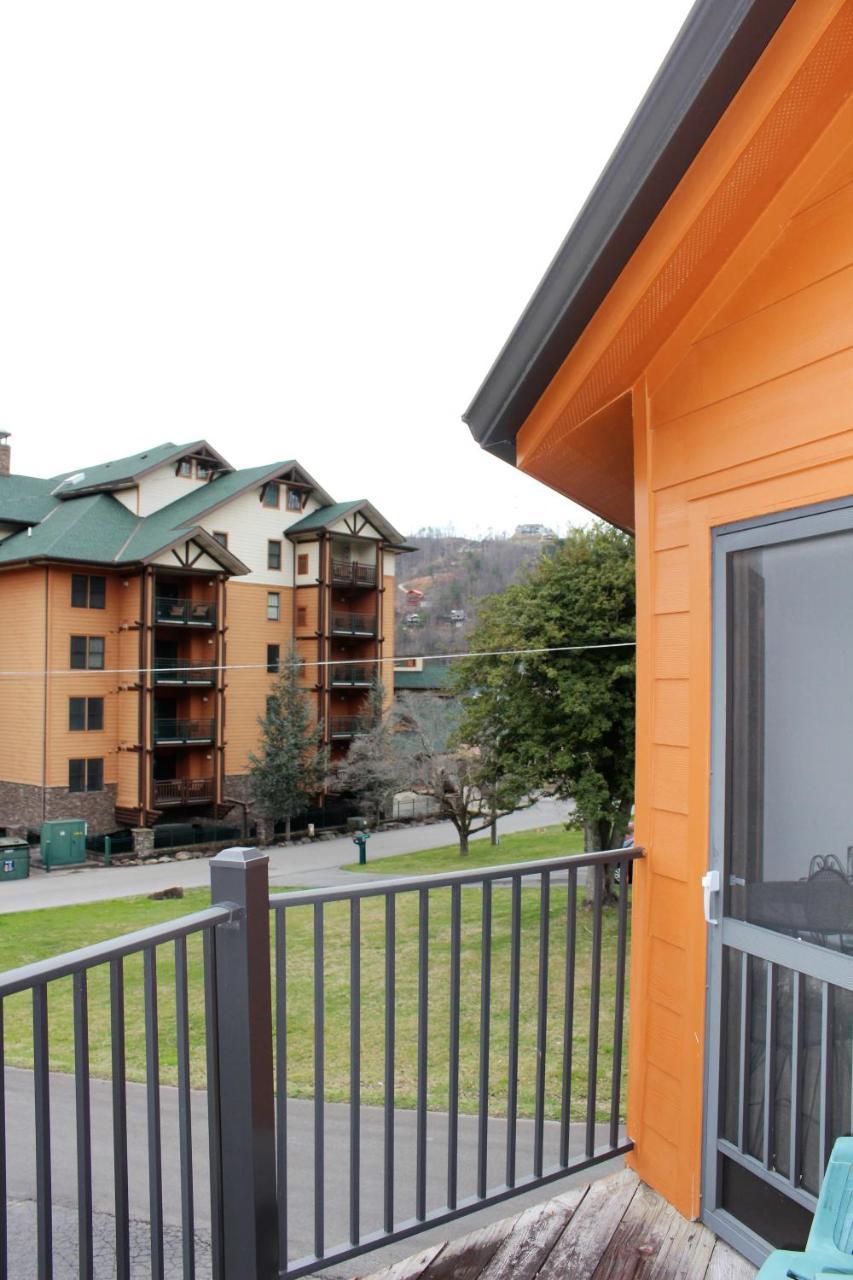 Spacious Downtown Condo Walking Distance To Downtown Gatlinburg Sleeps 6 Guests エクステリア 写真