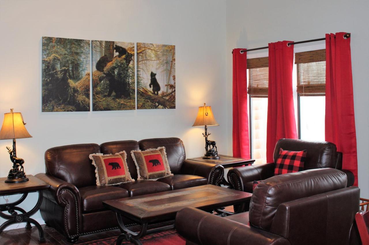 Spacious Downtown Condo Walking Distance To Downtown Gatlinburg Sleeps 6 Guests エクステリア 写真