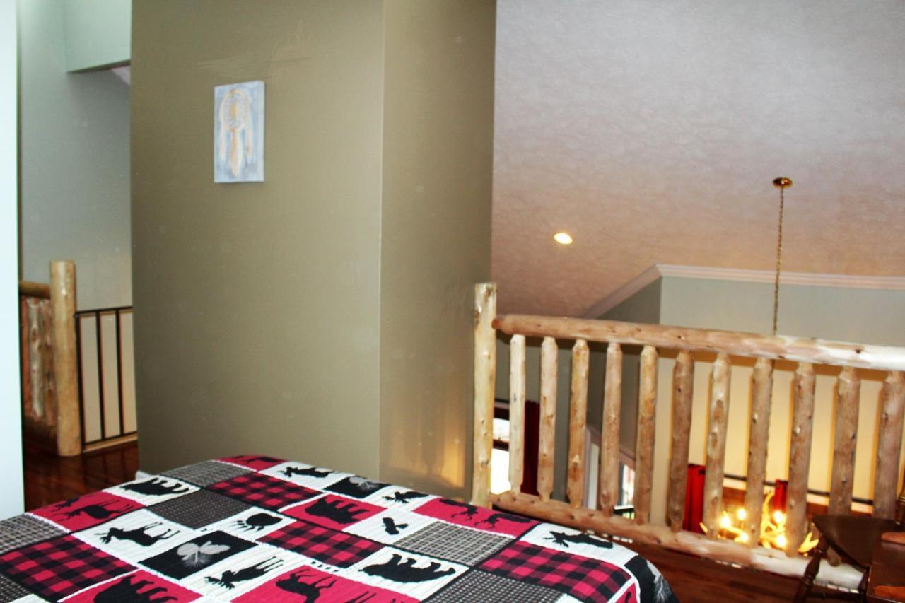 Spacious Downtown Condo Walking Distance To Downtown Gatlinburg Sleeps 6 Guests エクステリア 写真