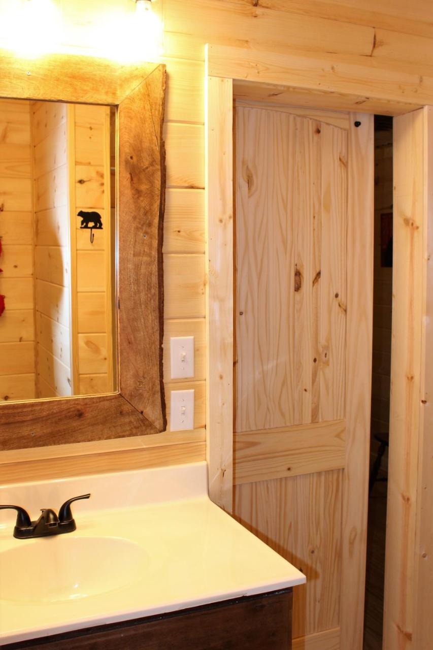Spacious Downtown Condo Walking Distance To Downtown Gatlinburg Sleeps 6 Guests エクステリア 写真