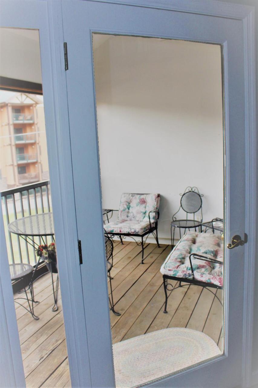 Spacious Downtown Condo Walking Distance To Downtown Gatlinburg Sleeps 6 Guests エクステリア 写真
