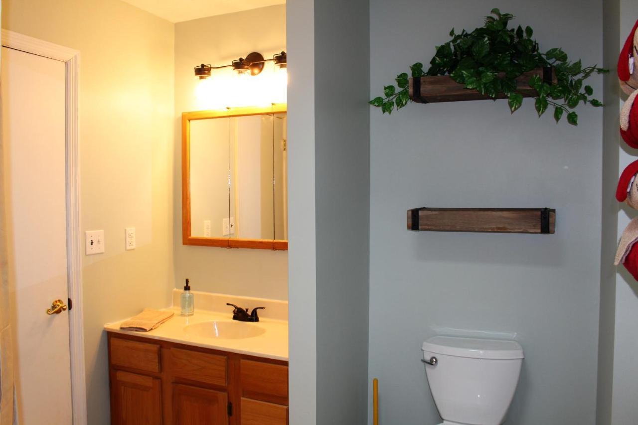 Spacious Downtown Condo Walking Distance To Downtown Gatlinburg Sleeps 6 Guests エクステリア 写真