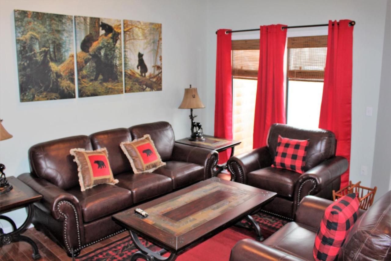 Spacious Downtown Condo Walking Distance To Downtown Gatlinburg Sleeps 6 Guests エクステリア 写真