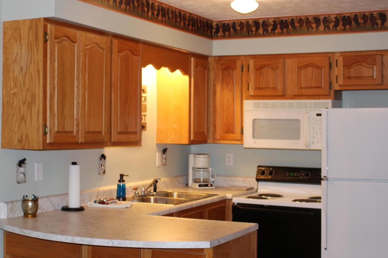Spacious Downtown Condo Walking Distance To Downtown Gatlinburg Sleeps 6 Guests エクステリア 写真