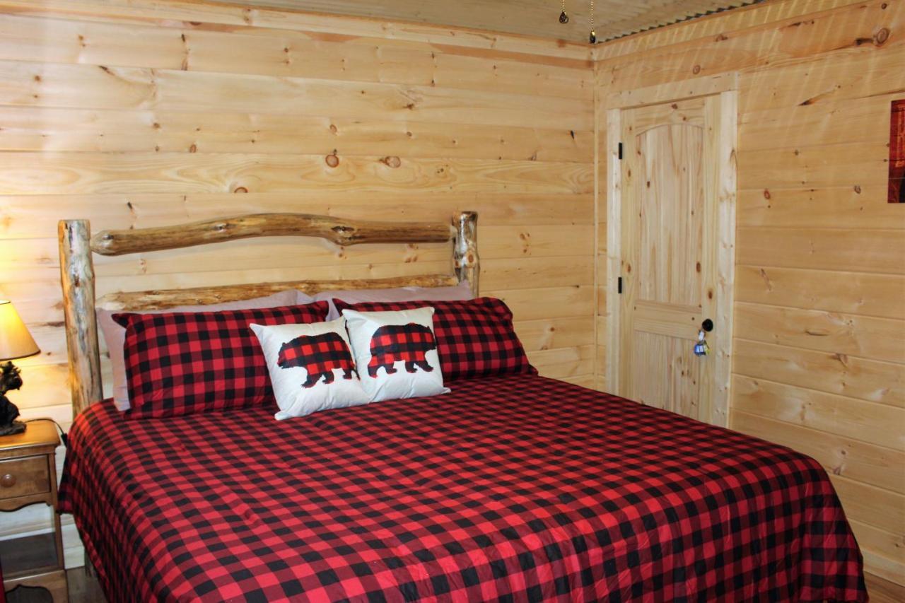 Spacious Downtown Condo Walking Distance To Downtown Gatlinburg Sleeps 6 Guests エクステリア 写真