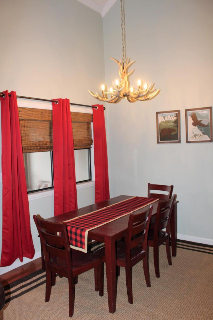 Spacious Downtown Condo Walking Distance To Downtown Gatlinburg Sleeps 6 Guests エクステリア 写真