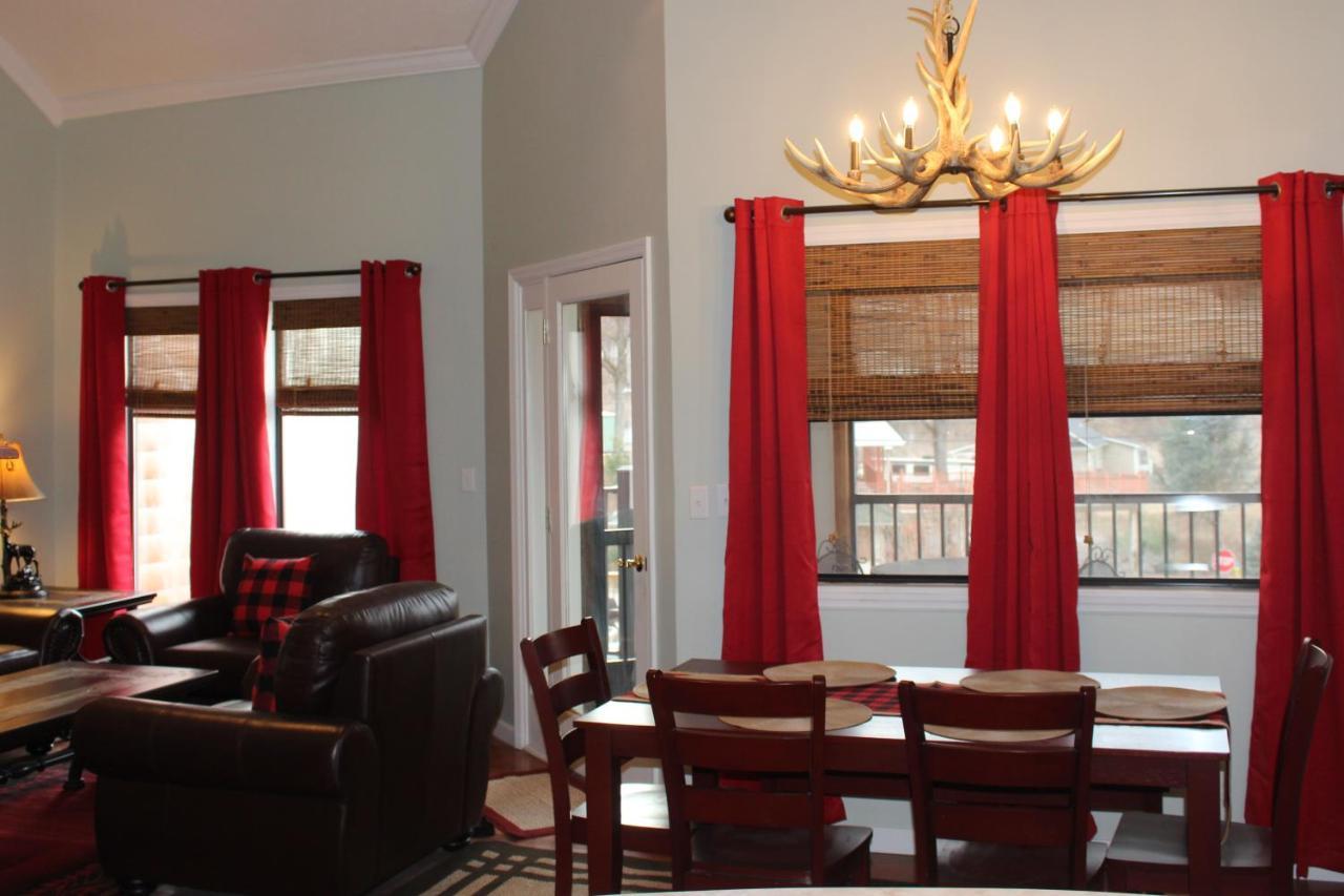 Spacious Downtown Condo Walking Distance To Downtown Gatlinburg Sleeps 6 Guests エクステリア 写真