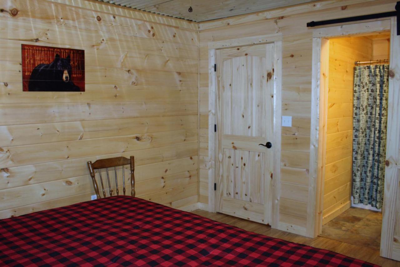 Spacious Downtown Condo Walking Distance To Downtown Gatlinburg Sleeps 6 Guests エクステリア 写真