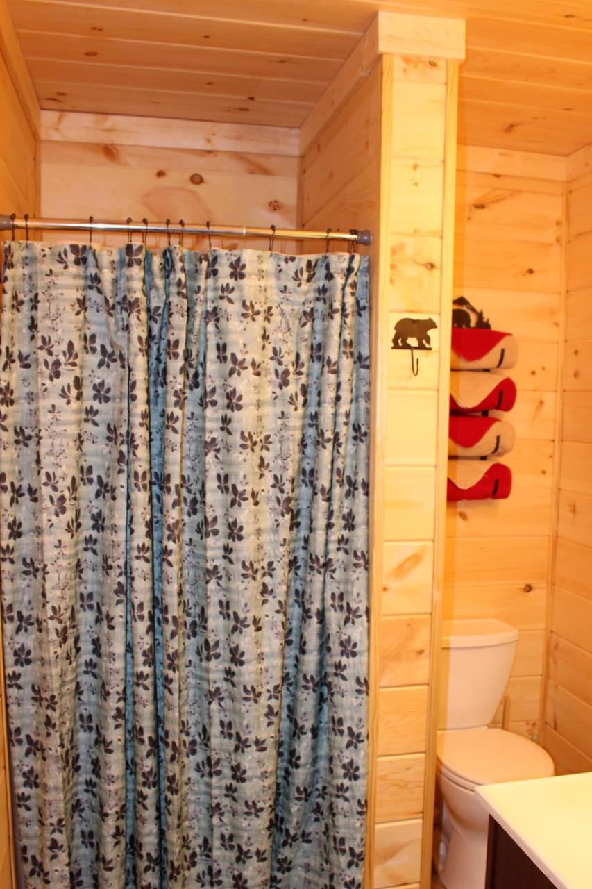 Spacious Downtown Condo Walking Distance To Downtown Gatlinburg Sleeps 6 Guests エクステリア 写真