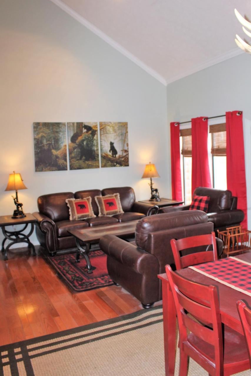 Spacious Downtown Condo Walking Distance To Downtown Gatlinburg Sleeps 6 Guests エクステリア 写真