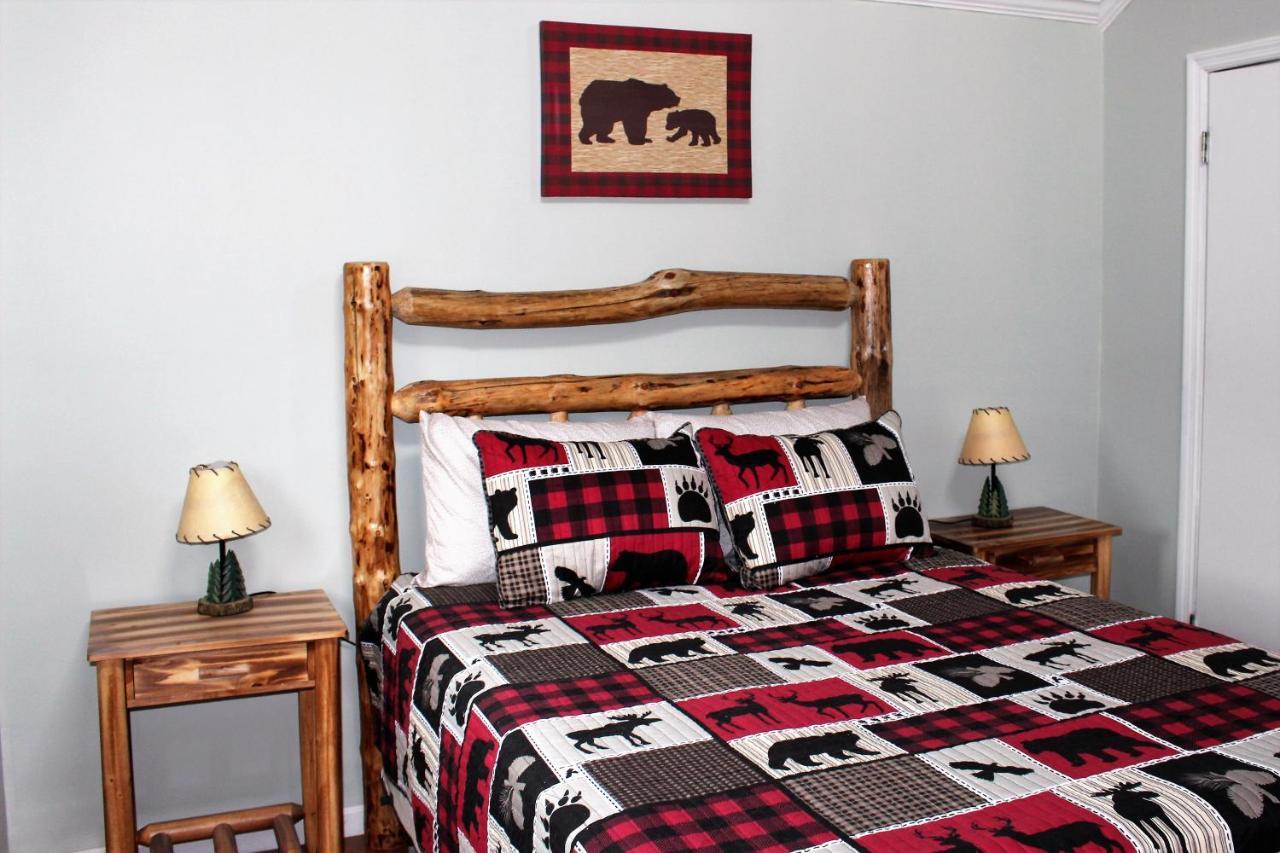 Spacious Downtown Condo Walking Distance To Downtown Gatlinburg Sleeps 6 Guests エクステリア 写真