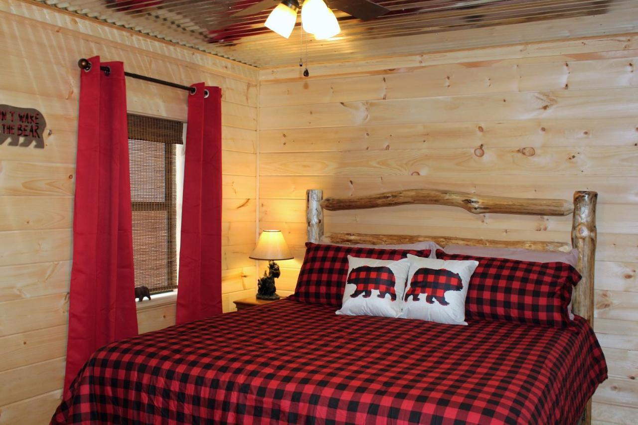 Spacious Downtown Condo Walking Distance To Downtown Gatlinburg Sleeps 6 Guests エクステリア 写真