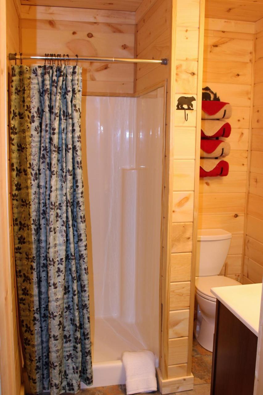 Spacious Downtown Condo Walking Distance To Downtown Gatlinburg Sleeps 6 Guests エクステリア 写真