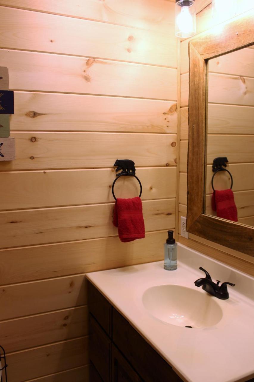 Spacious Downtown Condo Walking Distance To Downtown Gatlinburg Sleeps 6 Guests エクステリア 写真
